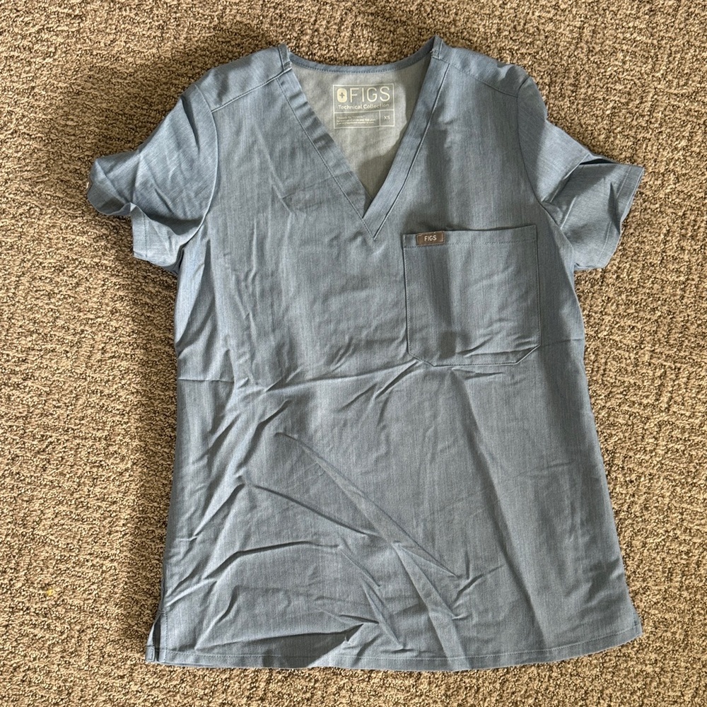 figs scrub top